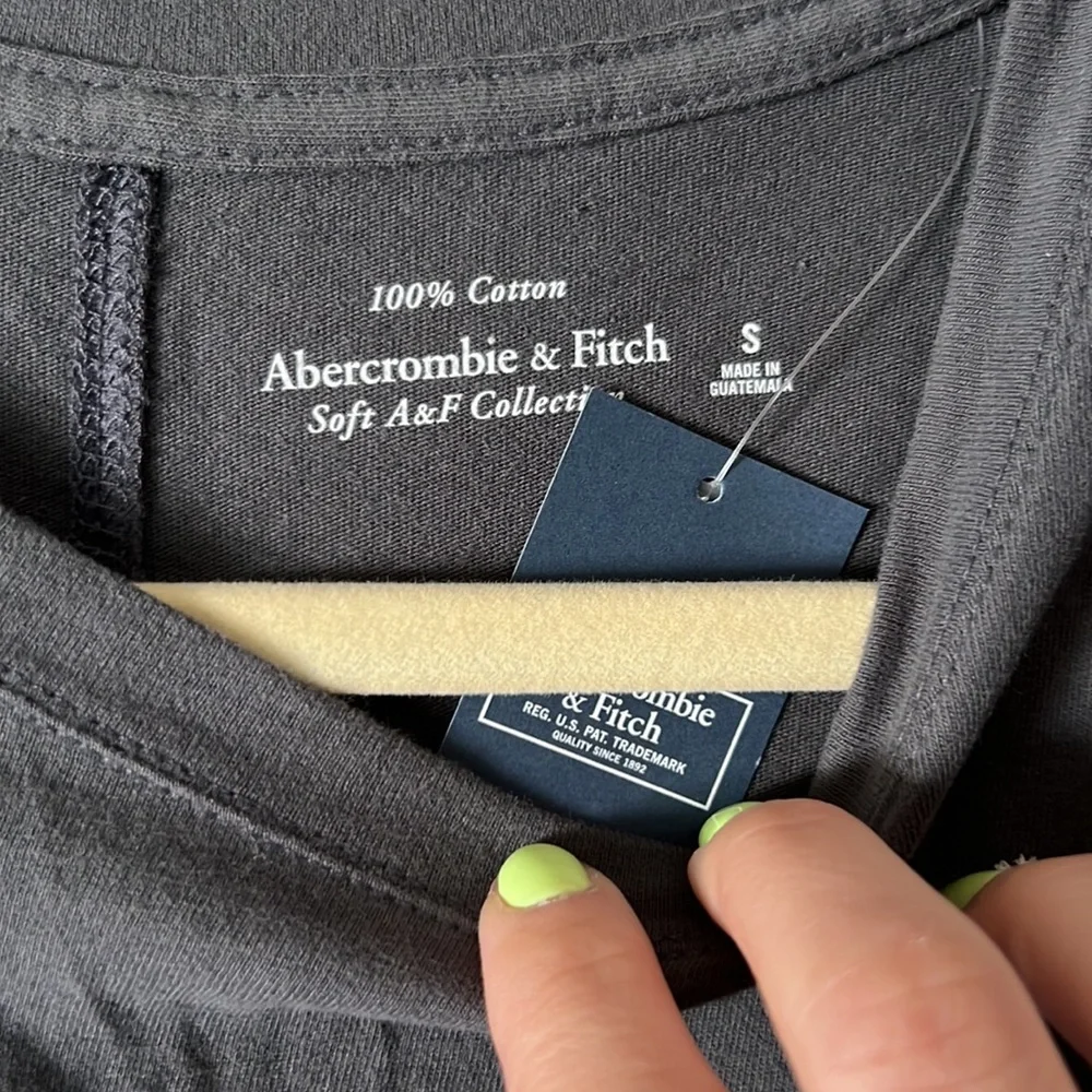 Whitney Houston Muscle Tee Shirt - Picture 2 of 7